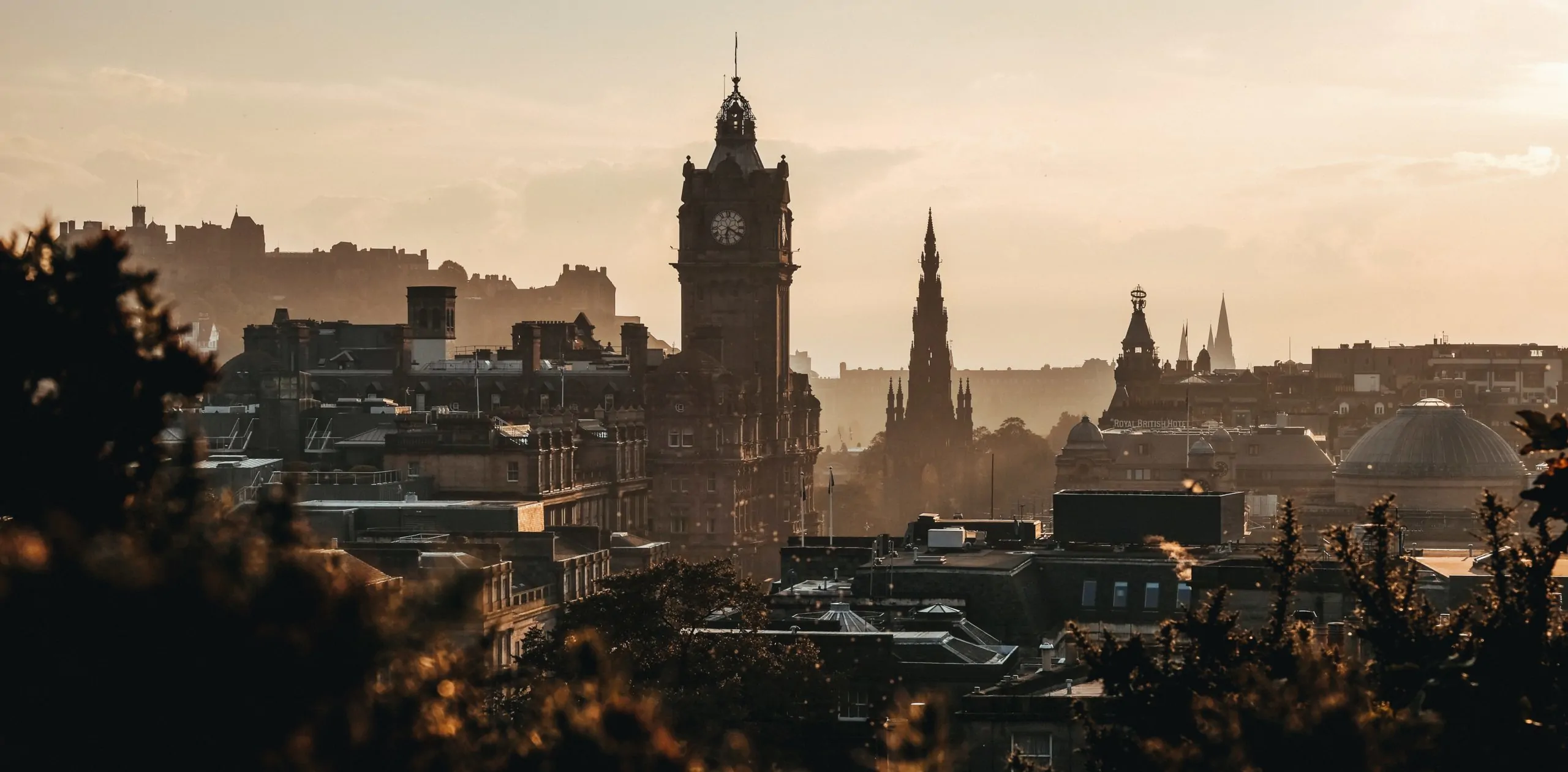 Discover Scotland's Captivating Capital with our Edinburgh City Guide