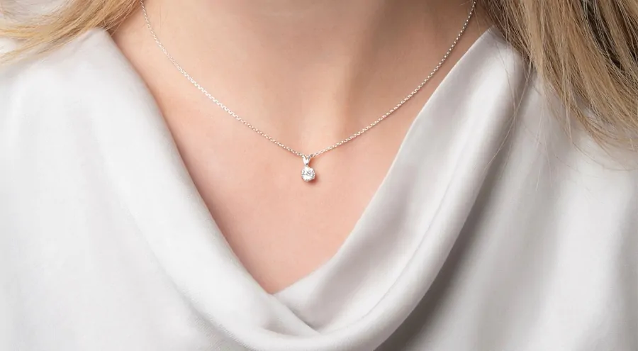 Why Diamond Pendants Make the Perfect Gift