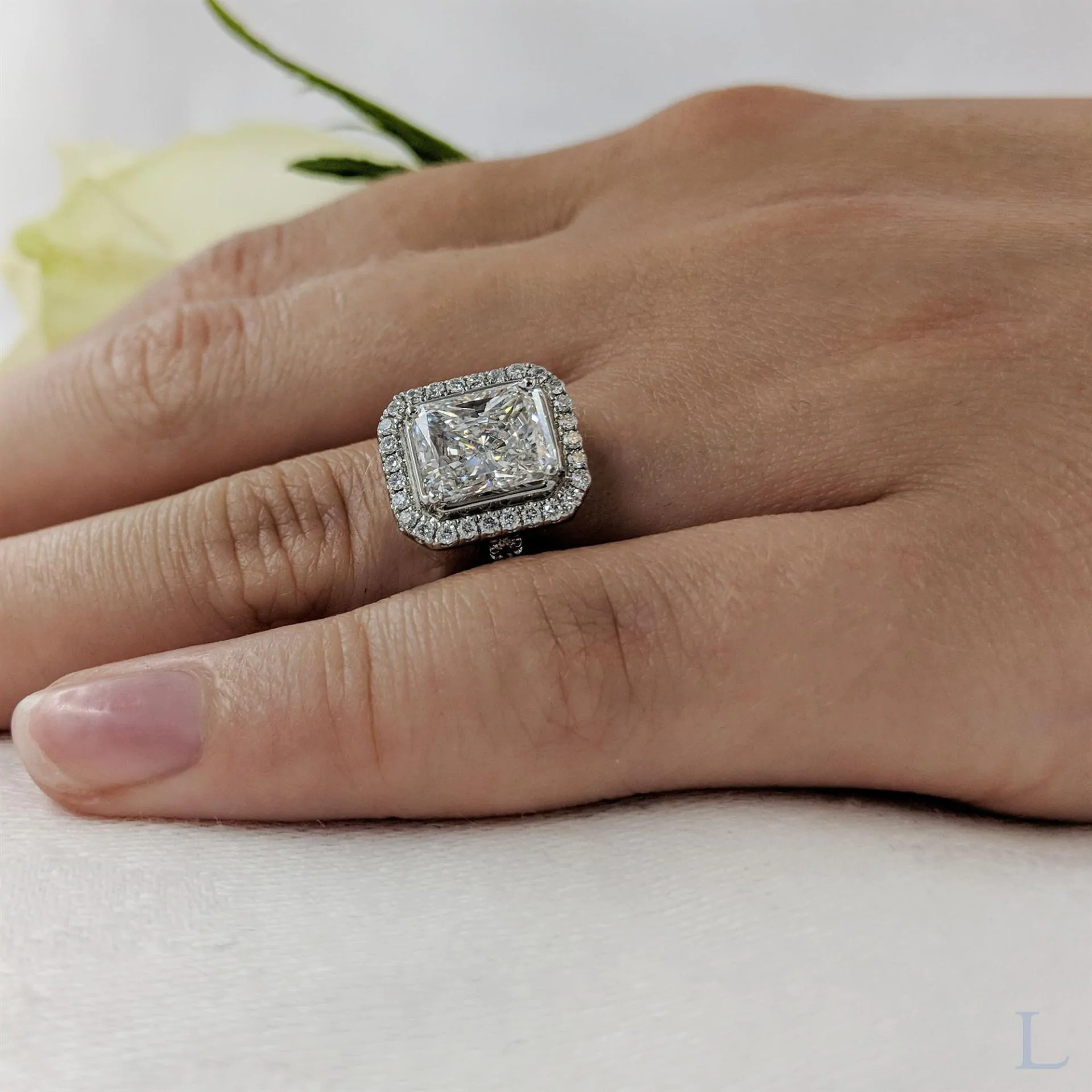 Platinum 2.02ct G VS2 Radiant Cut Diamond Ring