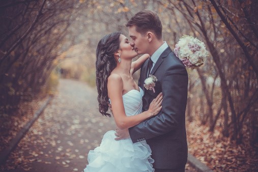 Stylish wedding pictures