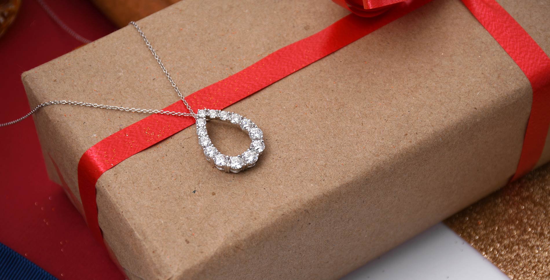 The Diamond Pendant | Jewellery Must-Haves