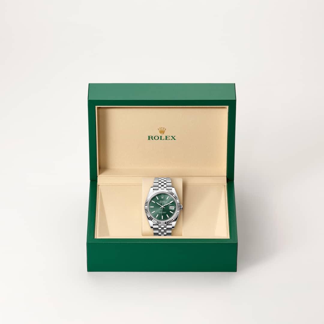 Rolex Datejust M126334-0028 in Rolex box