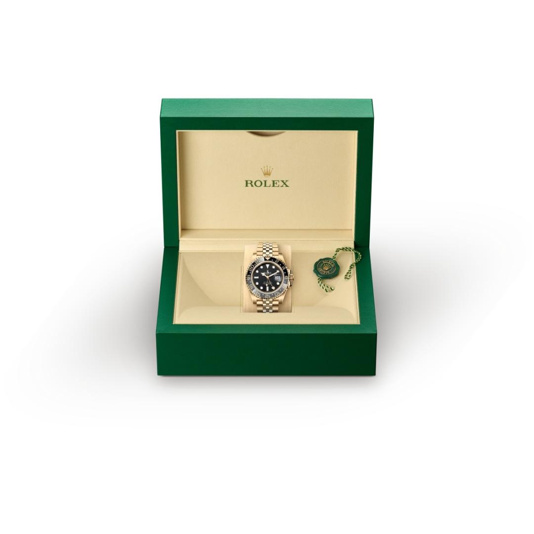 Rolex GMT-Master II M126718GRNR-0001 in Rolex box