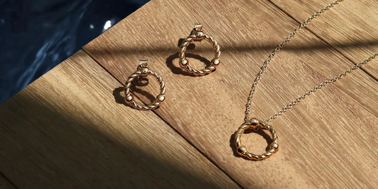 Discover Tide, a new collection exquisitely crafted in SMO Gold.