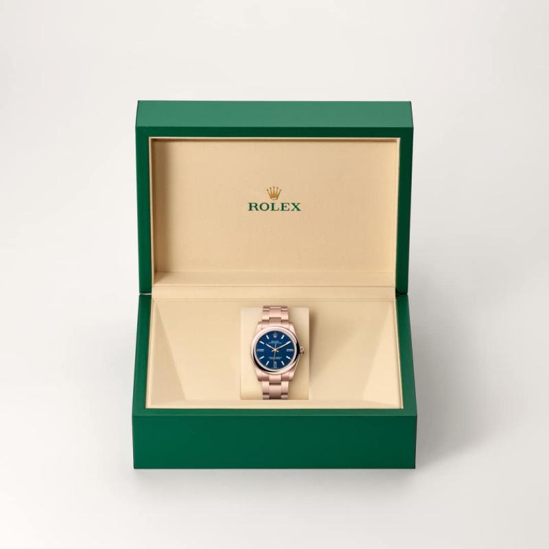 Rolex M124205-0002 in Rolex box