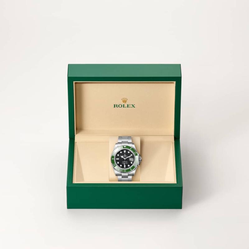 Rolex Submariner Date M126610LV-0002 in Rolex box