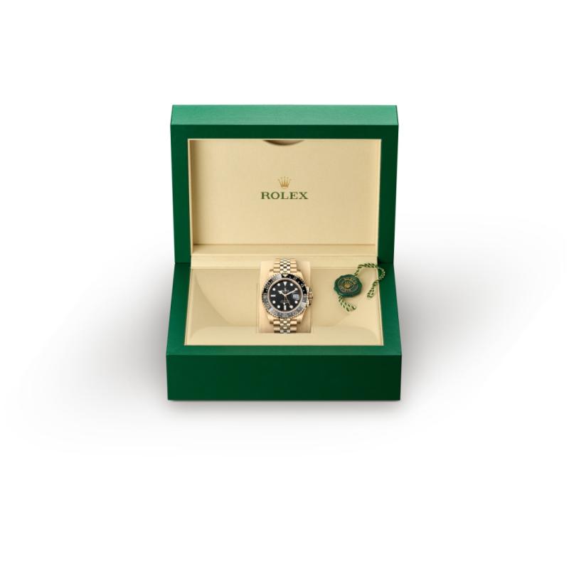 Rolex GMT-Master II M126718GRNR-0001 in Rolex box