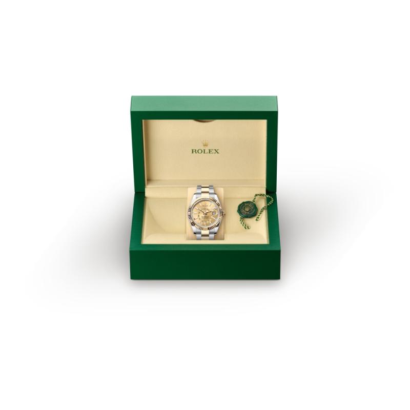 Rolex Sky-Dweller M336933-0001 in Rolex box