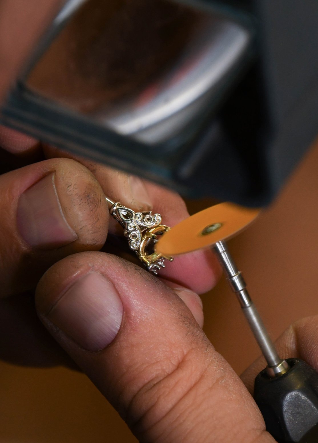 Explore a Bespoke Engagement Ring