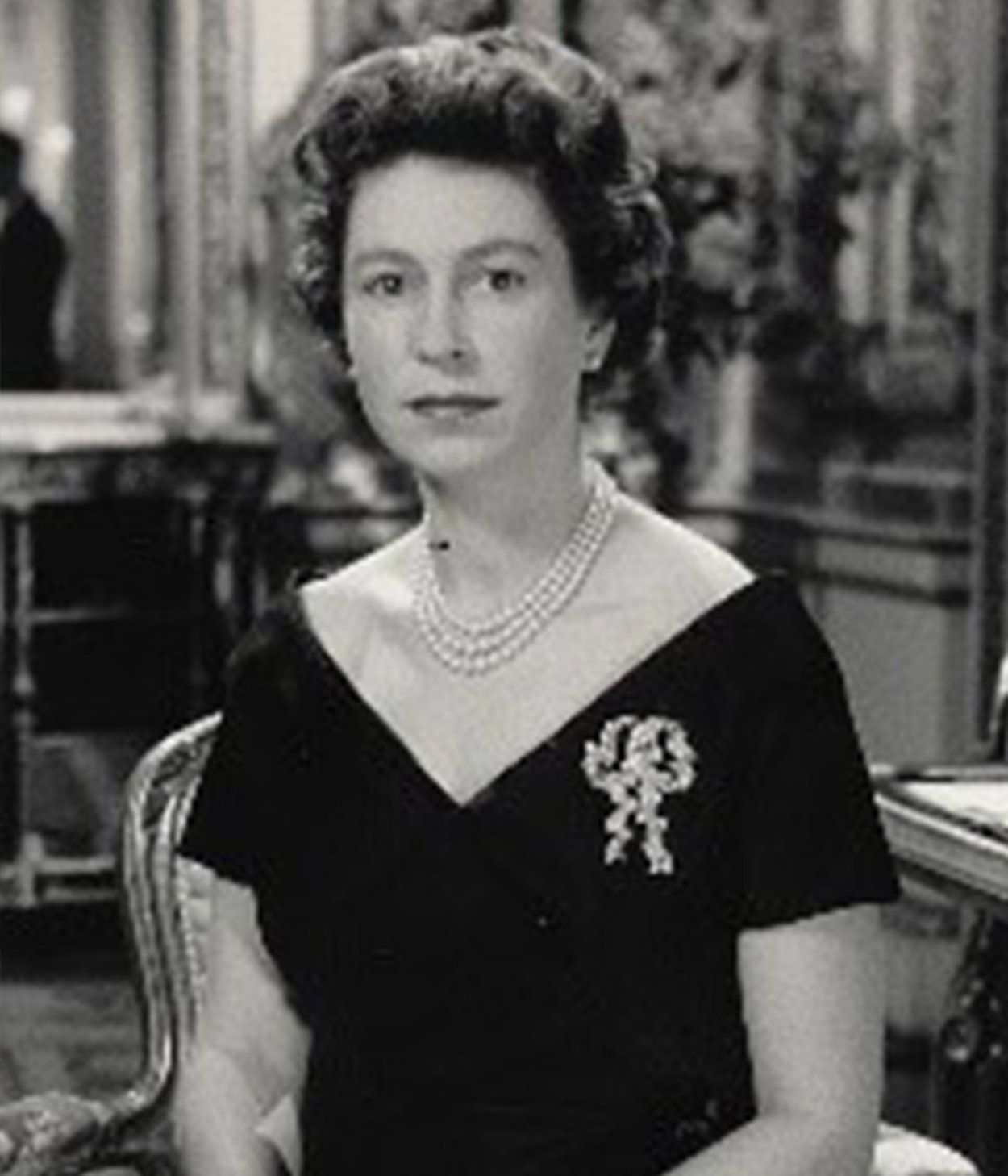 Her Majesty Queen Elizabeth II&#x27;s Jewellery