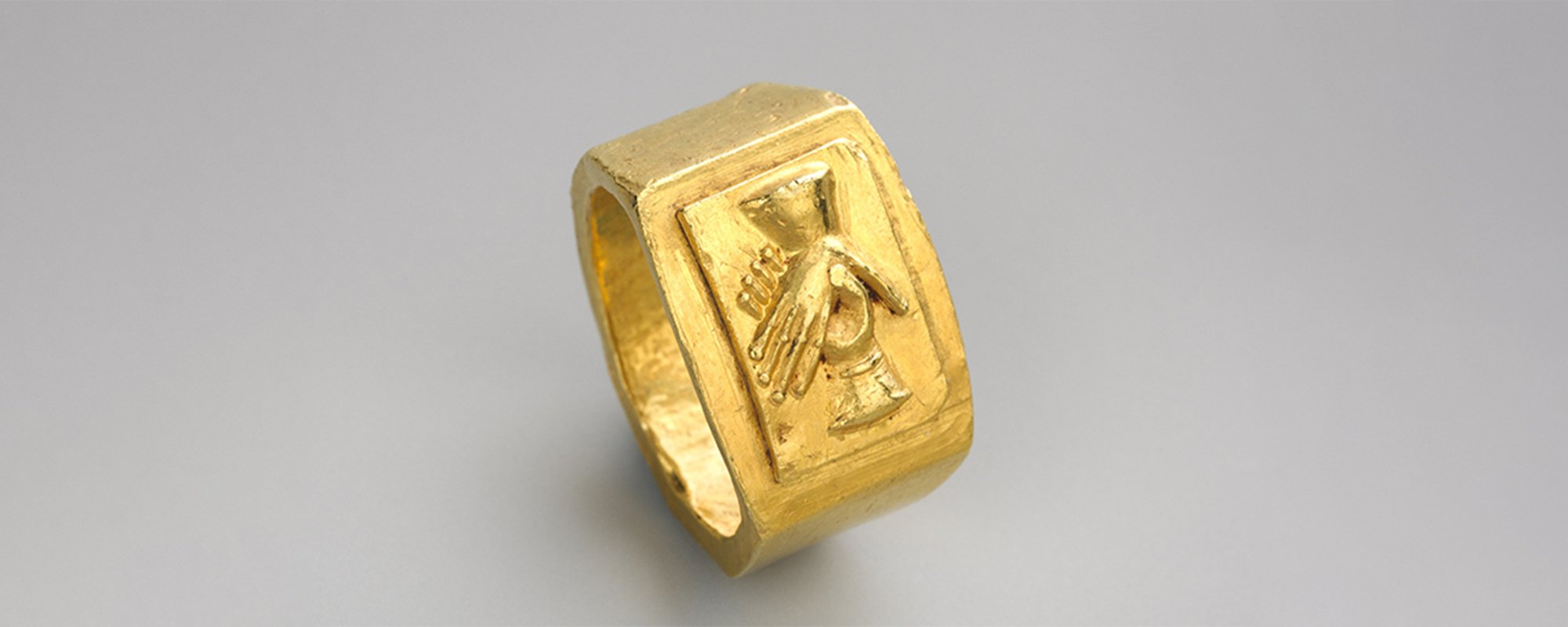 BBC - A History of the World - Object : Gold ring found by a circus  strong-man