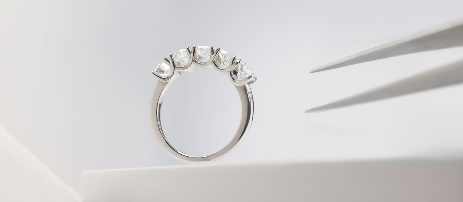 Lab Grown Diamond Engagement Rings and Jewellery Laings